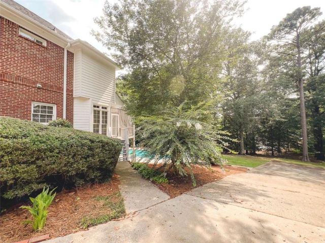 25 Costleys Bridge Drive, Oxford, GA 30054