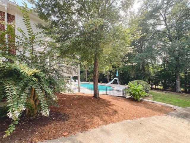 25 Costleys Bridge Drive, Oxford, GA 30054