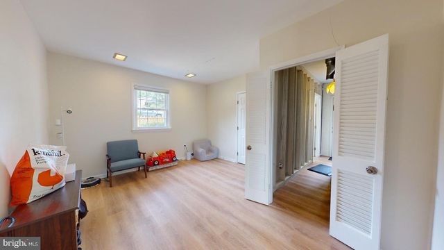 5810 HELMSDALE LN, Alexandria, VA 22315