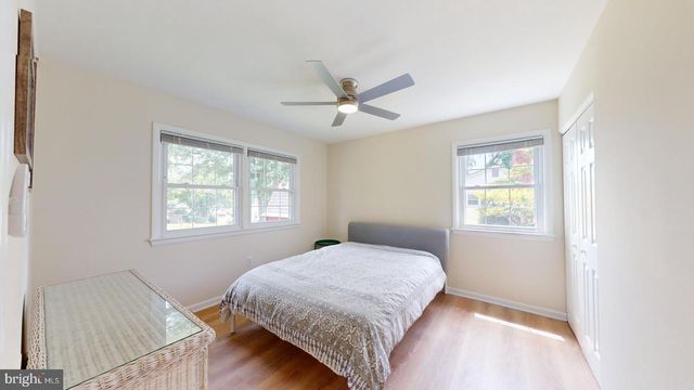 5810 HELMSDALE LN, Alexandria, VA 22315