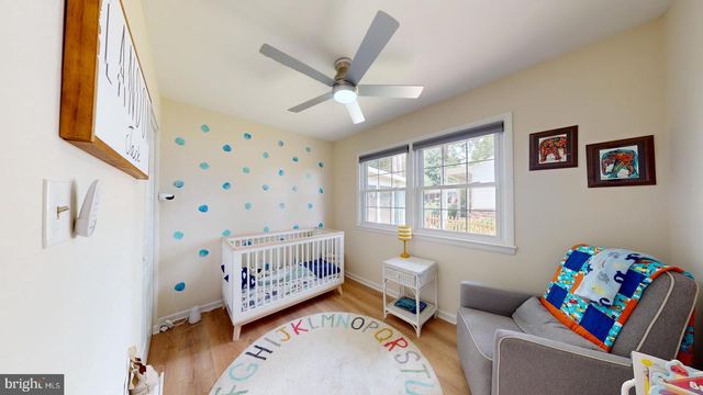 5810 HELMSDALE LN, Alexandria, VA 22315