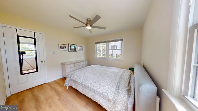 5810 HELMSDALE LN, Alexandria, VA 22315