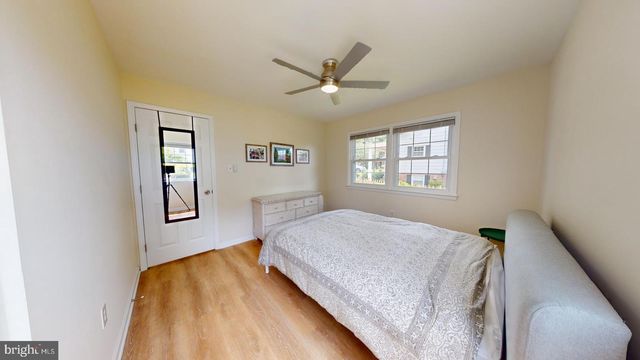 5810 HELMSDALE LN, Alexandria, VA 22315