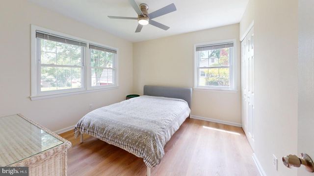 5810 HELMSDALE LN, Alexandria, VA 22315