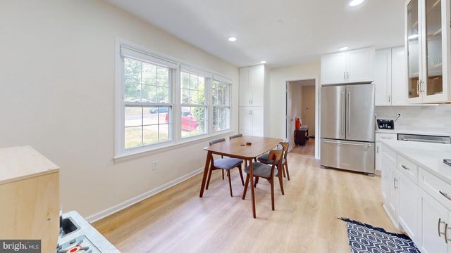 5810 HELMSDALE LN, Alexandria, VA 22315