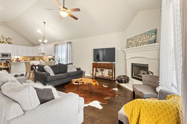 804 Bandelier Lane, Mansfield, TX 76063