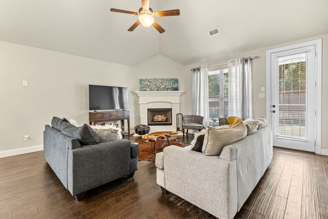804 Bandelier Lane, Mansfield, TX 76063