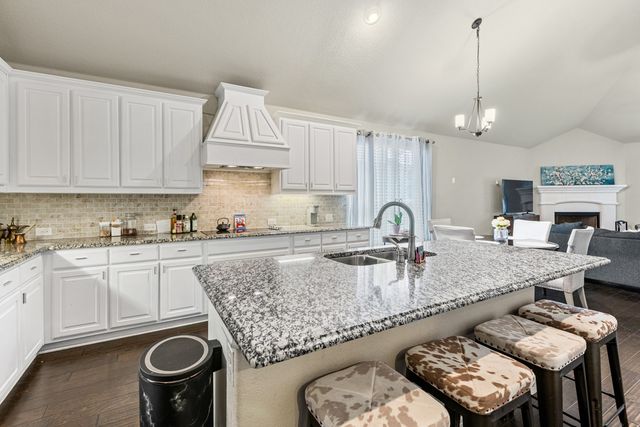 804 Bandelier Lane, Mansfield, TX 76063
