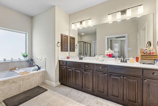804 Bandelier Lane, Mansfield, TX 76063