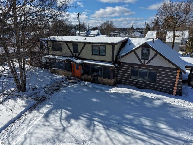 105 N Burgess Street, West Branch, MI 48661