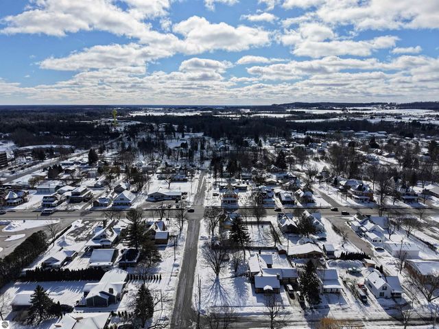 105 N Burgess Street, West Branch, MI 48661