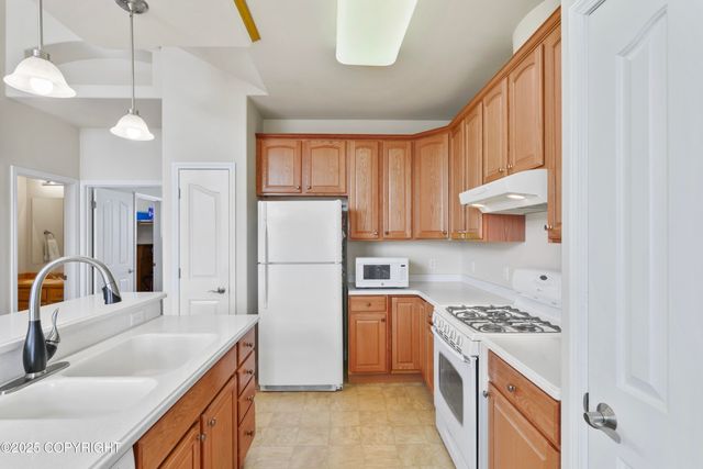 5608 Tudor Square Court, Anchorage, AK 99504