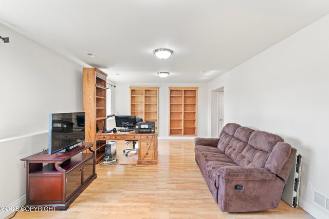 5608 Tudor Square Court, Anchorage, AK 99504