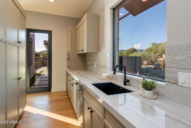 9775 E Hidden Valley Road, Scottsdale, AZ 85262