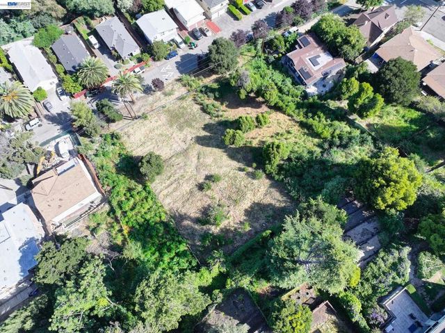 3150 Courtland, Oakland, CA 94619