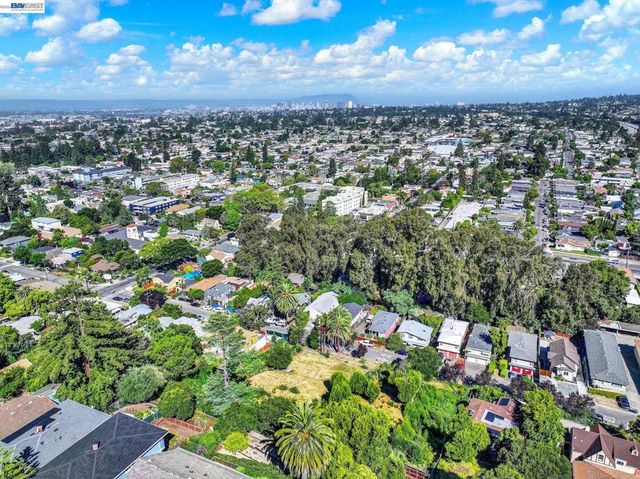 3150 Courtland, Oakland, CA 94619