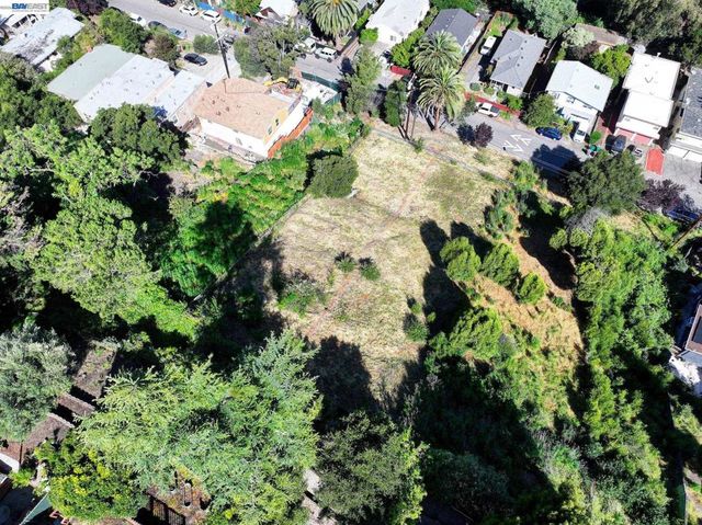 3150 Courtland, Oakland, CA 94619