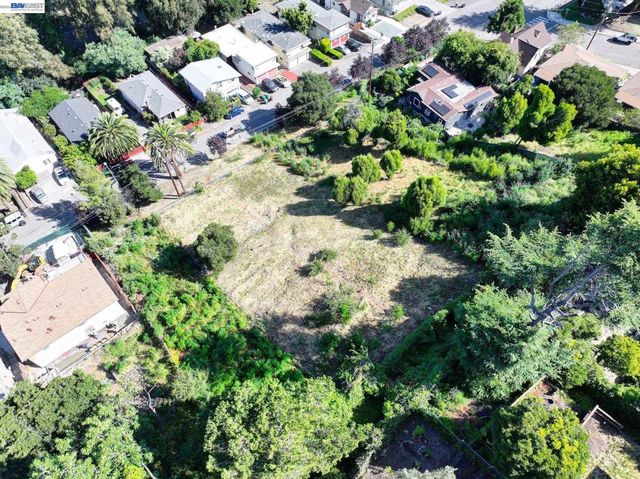 3150 Courtland, Oakland, CA 94619