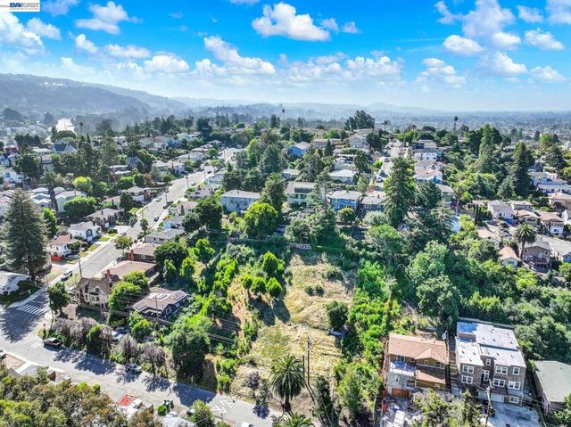 3150 Courtland, Oakland, CA 94619