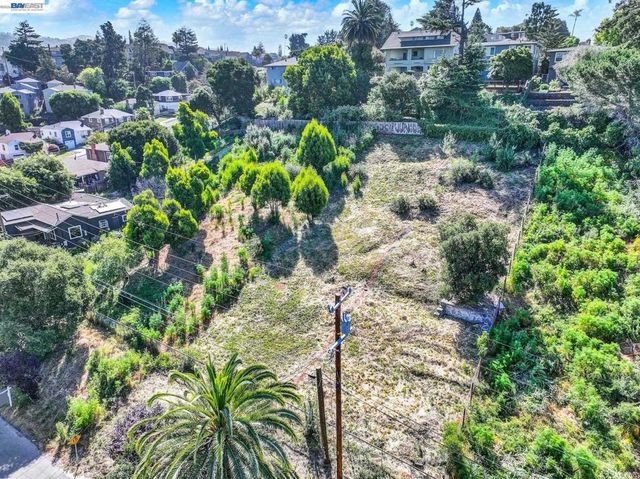 3150 Courtland, Oakland, CA 94619
