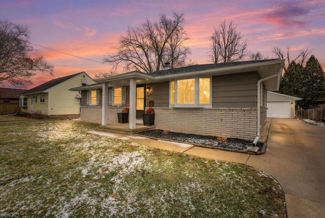 1437 E GLENDALE AVENUE, Appleton, WI 54911