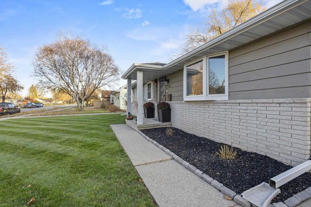 1437 E GLENDALE AVENUE, Appleton, WI 54911