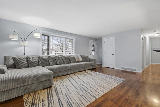 1437 E GLENDALE AVENUE, Appleton, WI 54911