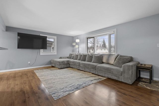 1437 E GLENDALE AVENUE, Appleton, WI 54911