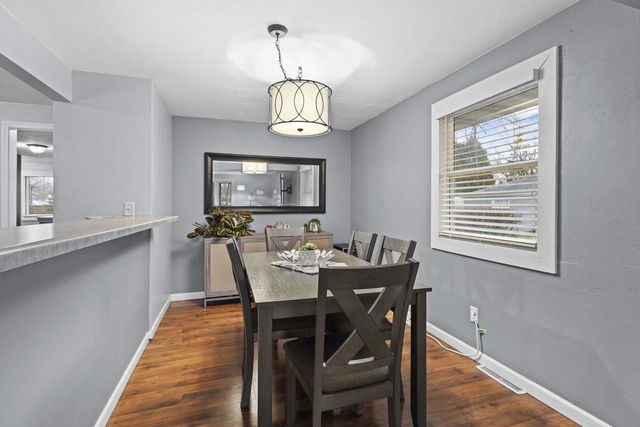 1437 E GLENDALE AVENUE, Appleton, WI 54911