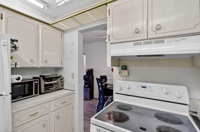418 S Cypress Road 110, Pompano Beach, FL 33060
