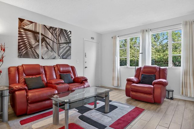 418 S Cypress Road 110, Pompano Beach, FL 33060