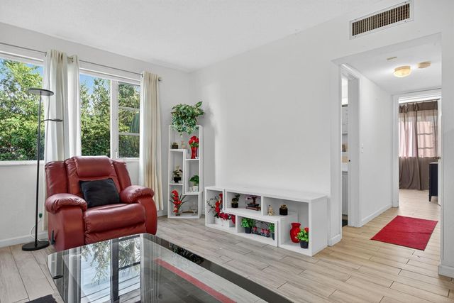 418 S Cypress Road 110, Pompano Beach, FL 33060