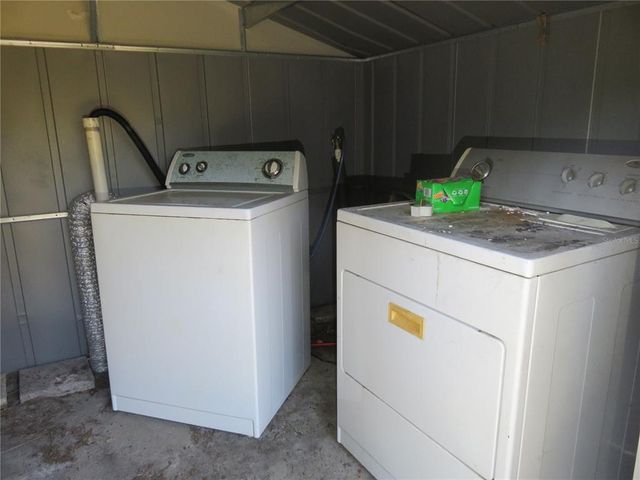 1385 SE 160TH TERRACE, Ocklawaha, FL 32179