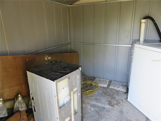1385 SE 160TH TERRACE, Ocklawaha, FL 32179