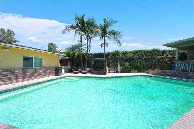 512 S Shouse, Covina, CA 91724