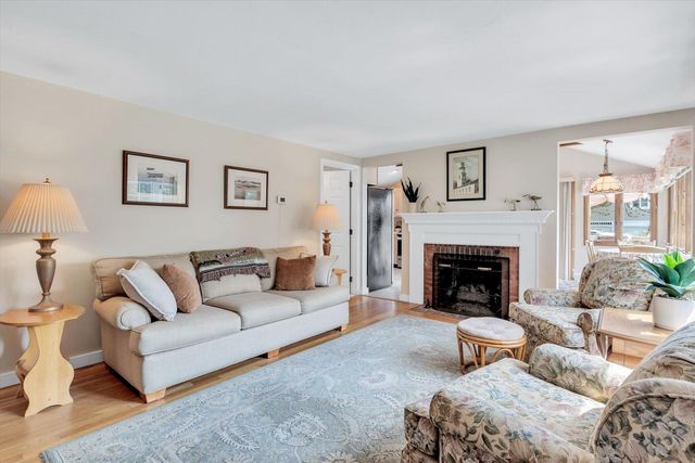 11 Canary Lane, West Yarmouth, MA 02673