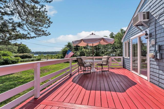 11 Canary Lane, West Yarmouth, MA 02673