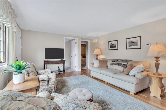 11 Canary Lane, West Yarmouth, MA 02673