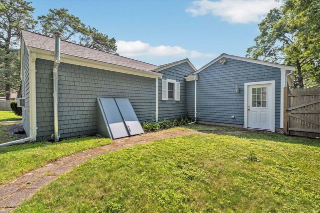 11 Canary Lane, West Yarmouth, MA 02673