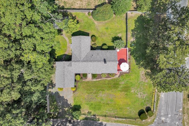 11 Canary Lane, West Yarmouth, MA 02673
