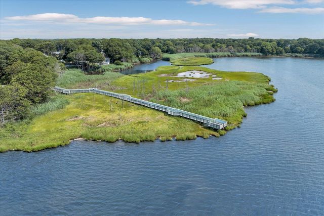 11 Canary Lane, West Yarmouth, MA 02673