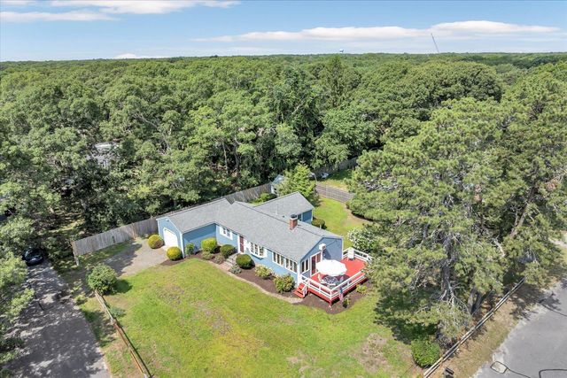 11 Canary Lane, West Yarmouth, MA 02673