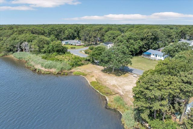 11 Canary Lane, West Yarmouth, MA 02673