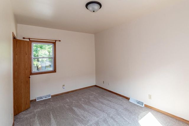 424 NICOLET BOULEVARD, Menasha, WI 54952