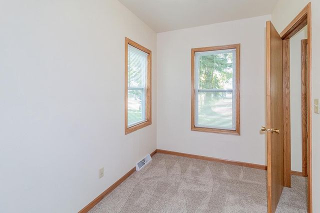 424 NICOLET BOULEVARD, Menasha, WI 54952