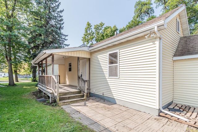 424 NICOLET BOULEVARD, Menasha, WI 54952