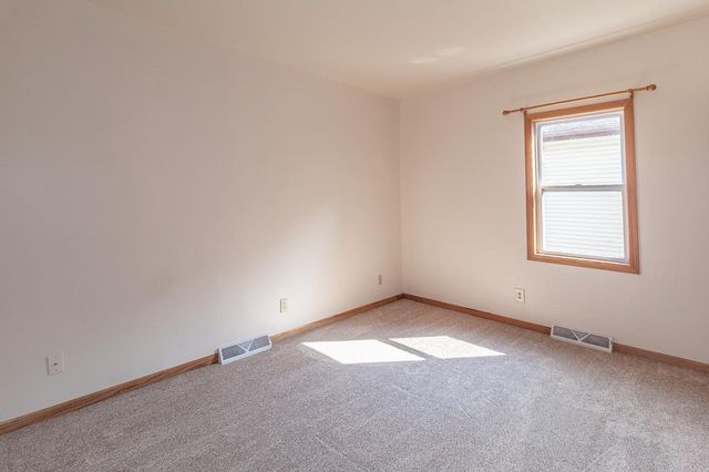 424 NICOLET BOULEVARD, Menasha, WI 54952