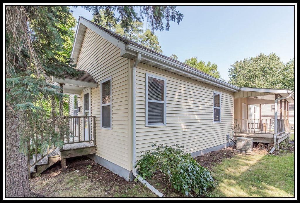 424 NICOLET BOULEVARD, Menasha, WI 54952