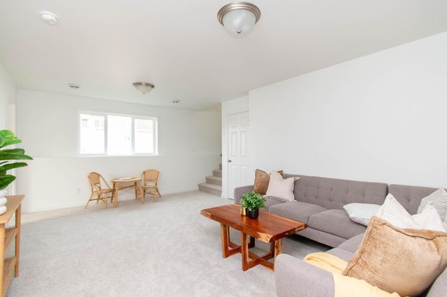 6819 BELLVIEW Drive S, Fargo, ND 58104