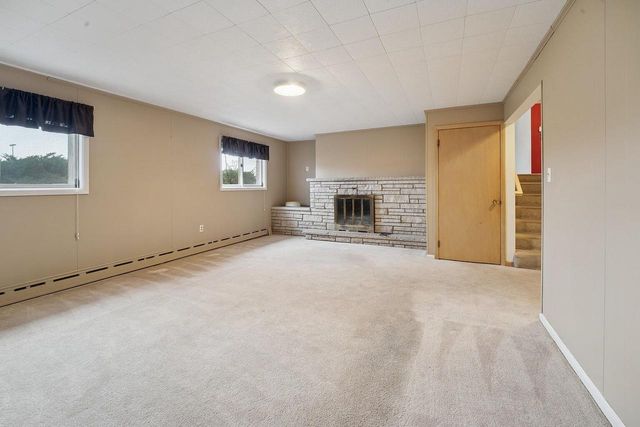 1211 W KIMBERLY AVENUE, Kimberly, WI 54136